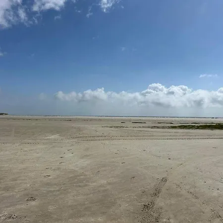 4 Person In *